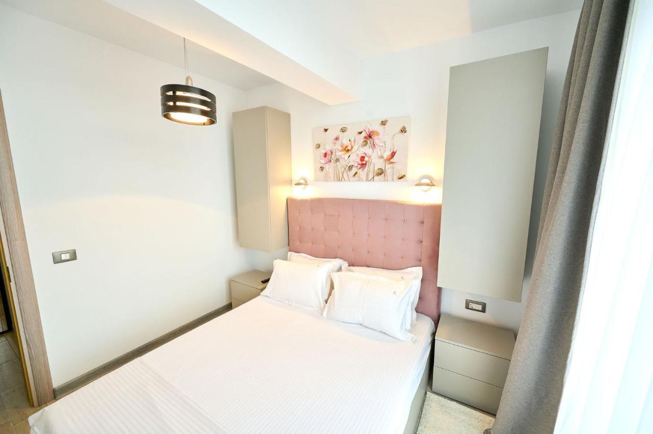 Royale Sundance Studio 7 Beach Spa & Pool Mamaia Nord Εξωτερικό φωτογραφία