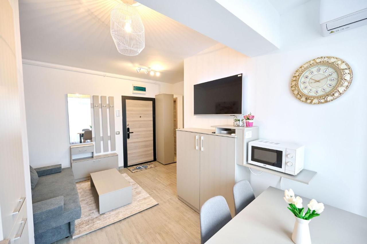 Royale Sundance Studio 7 Beach Spa & Pool Mamaia Nord Εξωτερικό φωτογραφία