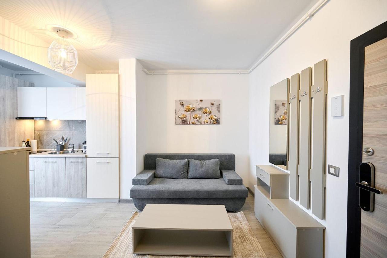 Royale Sundance Studio 7 Beach Spa & Pool Mamaia Nord Εξωτερικό φωτογραφία
