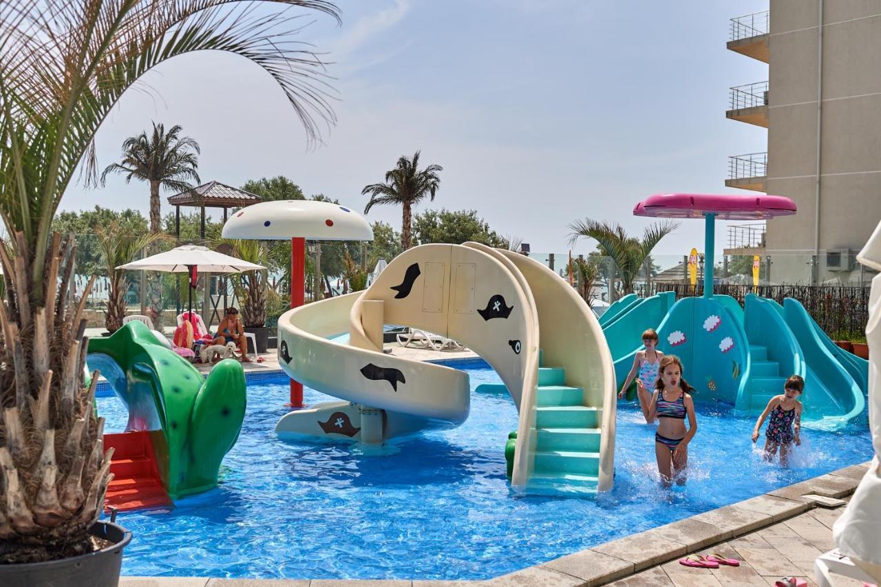 Royale Sundance Studio 7 Beach Spa & Pool Mamaia Nord Εξωτερικό φωτογραφία